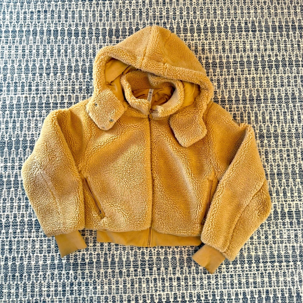 ALO Yoga Teddy Jacket in Camel Tan